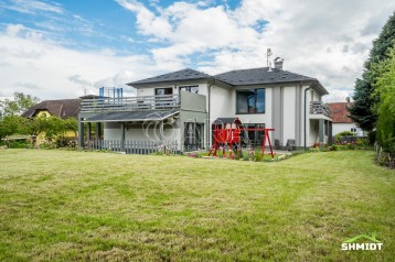Prodej vícegeneračního rodinného domu, 486 m², pozemek 1 247 m², Velké Popovice 